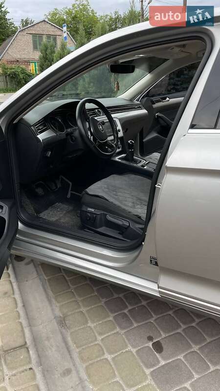 Седан Volkswagen Passat 2015 в Запорожье фото 5 Седан Volkswagen Passat 2015 в Запорожье