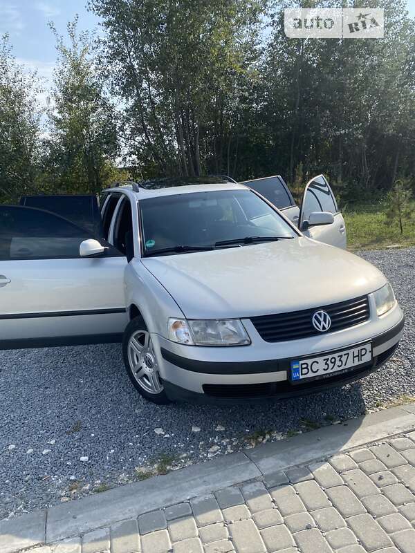 Універсал Volkswagen Passat 1999 в Львові