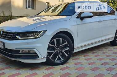 Седан Volkswagen Passat 2017 в Ужгороде