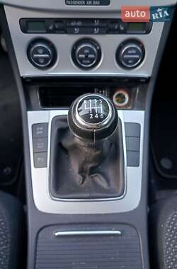 Универсал Volkswagen Passat 2009 в Киеве