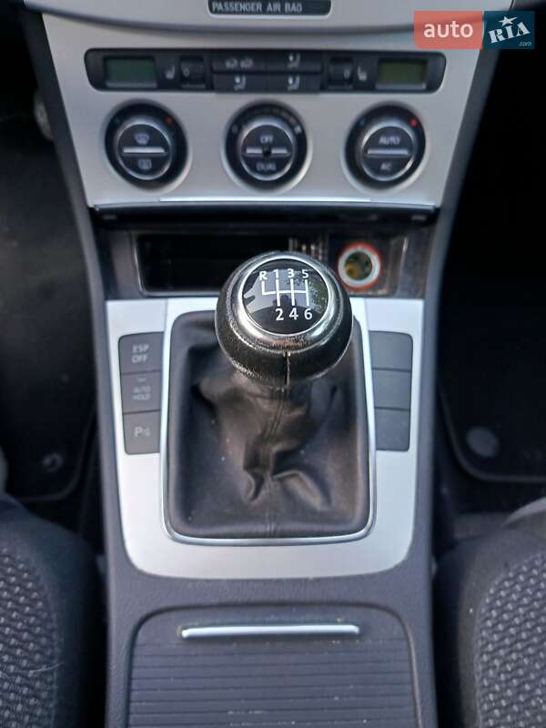 Универсал Volkswagen Passat 2009 в Киеве