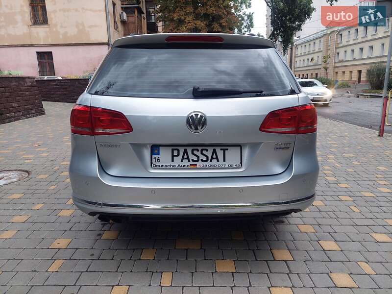 Універсал Volkswagen Passat 2013 в Одесі