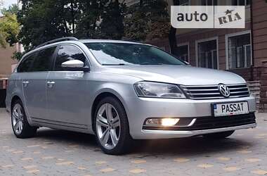 Універсал Volkswagen Passat 2013 в Одесі