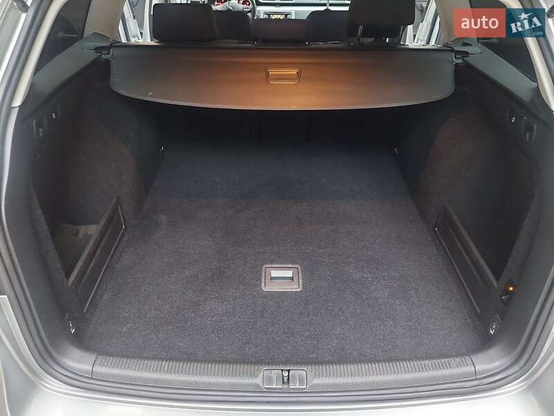 Універсал Volkswagen Passat 2013 в Одесі