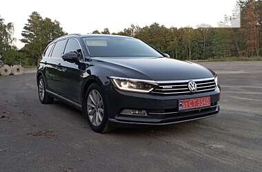 Універсал Volkswagen Passat 2016 в Глевасі