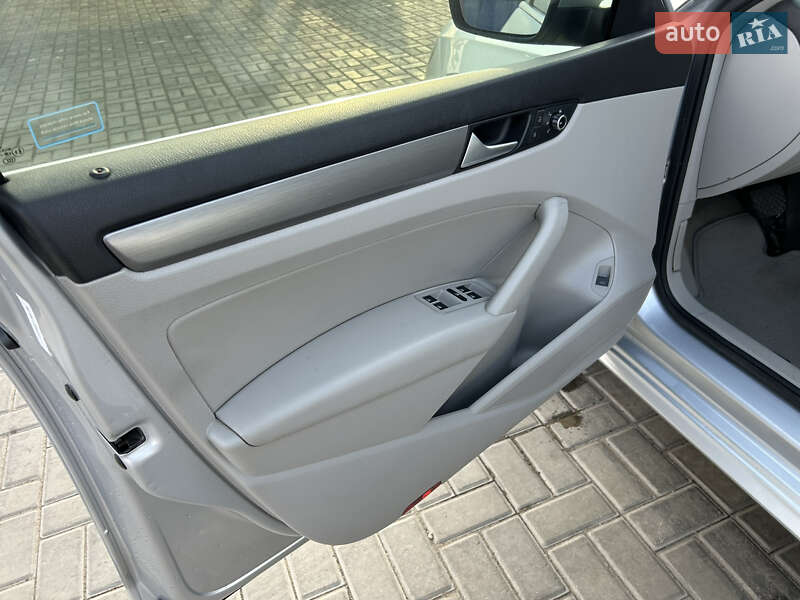 Седан Volkswagen Passat 2015 в Дружковке