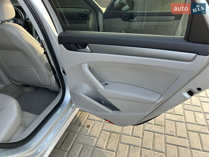 Седан Volkswagen Passat 2015 в Дружковке