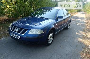 Седан Volkswagen Passat 2002 в Дубровице