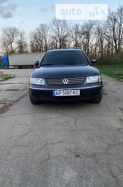 Седан Volkswagen Passat 1998 в Запорожье