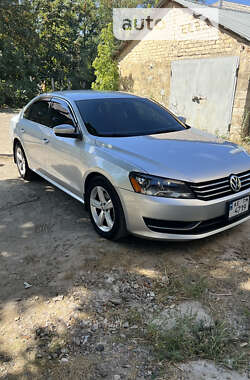 Седан Volkswagen Passat 2013 в Днепре