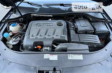 Универсал Volkswagen Passat 2011 в 