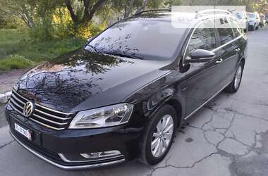 Универсал Volkswagen Passat 2011 в 