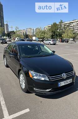 Седан Volkswagen Passat 2012 в Києві