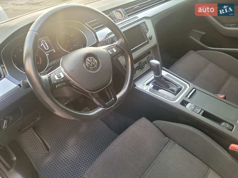 Універсал Volkswagen Passat 2017 в Києві