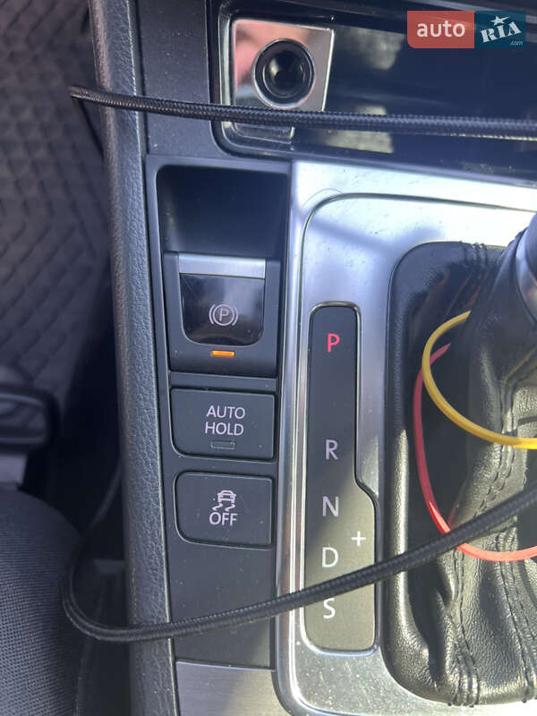 Седан Volkswagen Passat 2012 в Дніпрі