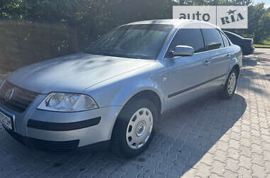 Седан Volkswagen Passat 2002 в Добромилі