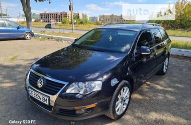 Універсал Volkswagen Passat 2009 в Чернівцях