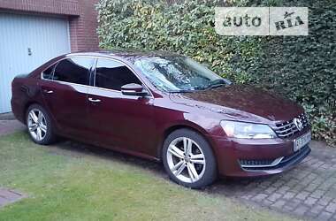 Седан Volkswagen Passat 2013 в Ирпене