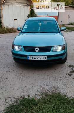 Седан Volkswagen Passat 2000 в Фастове