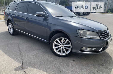 Універсал Volkswagen Passat 2012 в Сумах