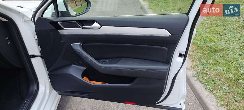 Универсал Volkswagen Passat 2017 в Чернигове