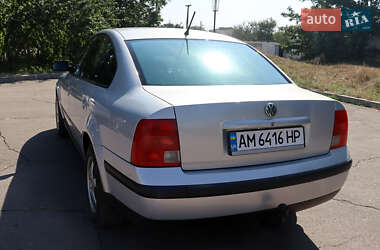 Седан Volkswagen Passat 1999 в 