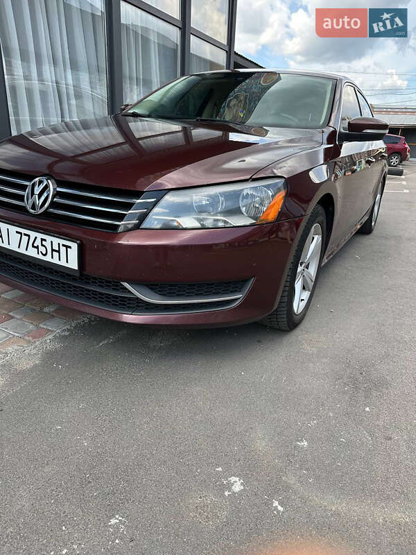 Седан Volkswagen Passat 2013 в Києві