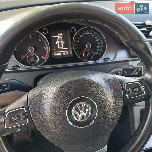 Універсал Volkswagen Passat 2011 в Львові