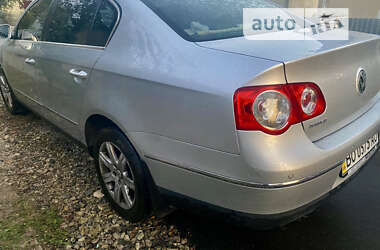 Седан Volkswagen Passat 2005 в Зборові