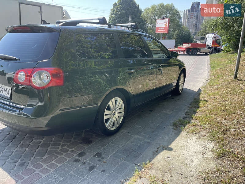 Універсал Volkswagen Passat 2010 в Львові