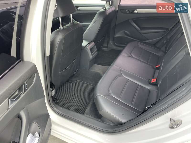 Седан Volkswagen Passat 2014 в Кременчуге