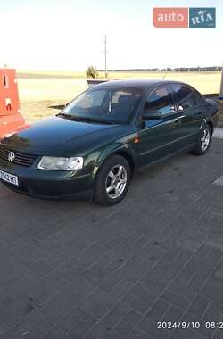 Седан Volkswagen Passat 1996 в 