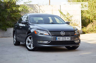 Седан Volkswagen Passat 2013 в Києві