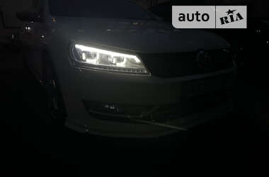 Седан Volkswagen Passat 2012 в Киеве