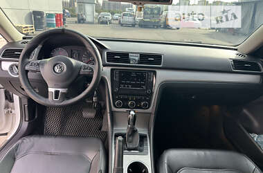 Седан Volkswagen Passat 2012 в Киеве