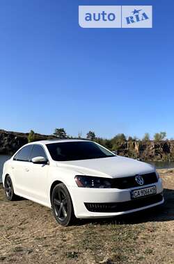 Седан Volkswagen Passat 2013 в Гайсине