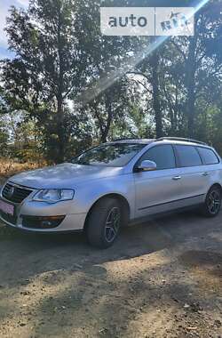 Универсал Volkswagen Passat 2006 в Новоархангельске