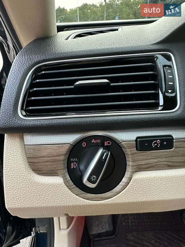 Седан Volkswagen Passat 2018 в Николаеве