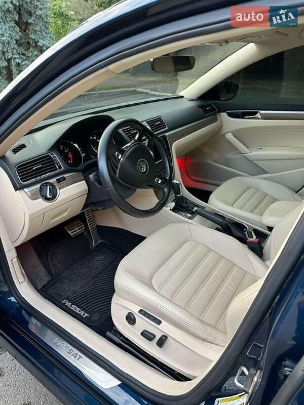 Седан Volkswagen Passat 2018 в Николаеве