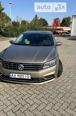 Седан Volkswagen Passat 2016 в Харкові