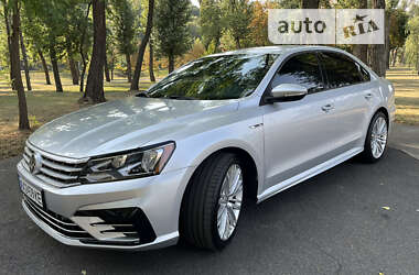 Седан Volkswagen Passat 2017 в Киеве