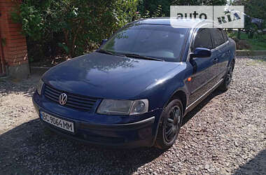 Седан Volkswagen Passat 1997 в Львове