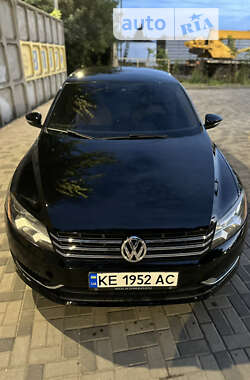 Седан Volkswagen Passat 2011 в Днепре