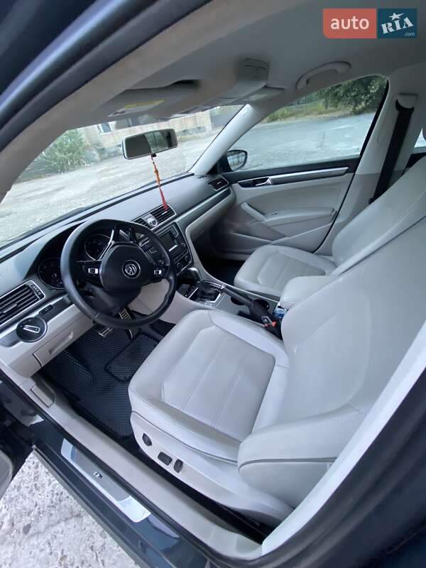 Седан Volkswagen Passat 2016 в Ржищеве