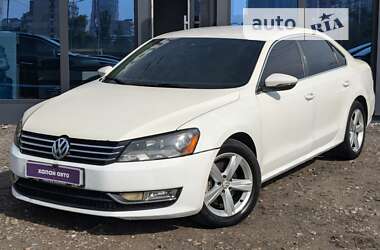 Седан Volkswagen Passat 2012 в Киеве