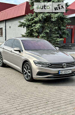 Седан Volkswagen Passat 2019 в Павлограді