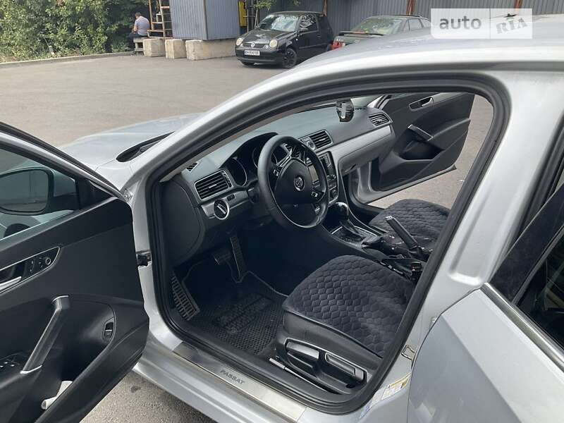 Седан Volkswagen Passat 2016 в Одессе