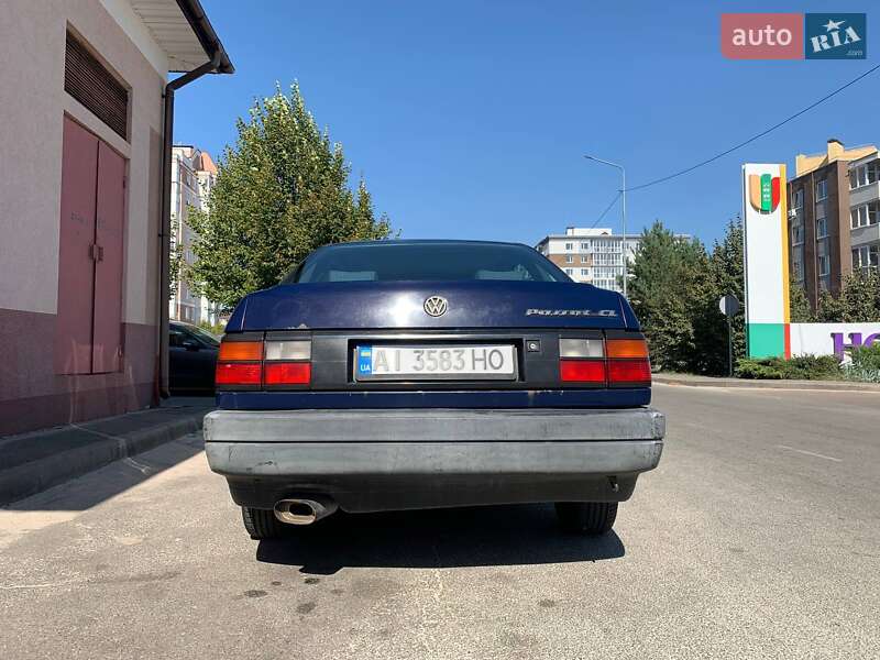 Седан Volkswagen Passat 1993 в Бучі
