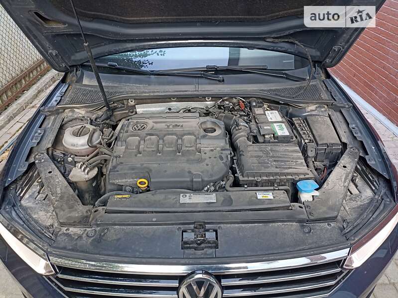 Універсал Volkswagen Passat 2017 в Львові