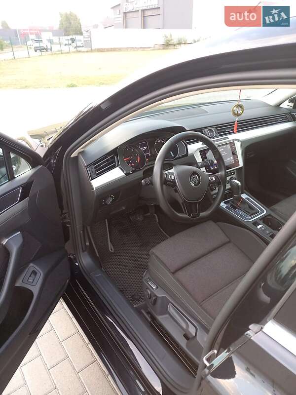 Универсал Volkswagen Passat 2018 в Калиновке фото 10 Универсал Volkswagen Passat 2018 в Калиновке